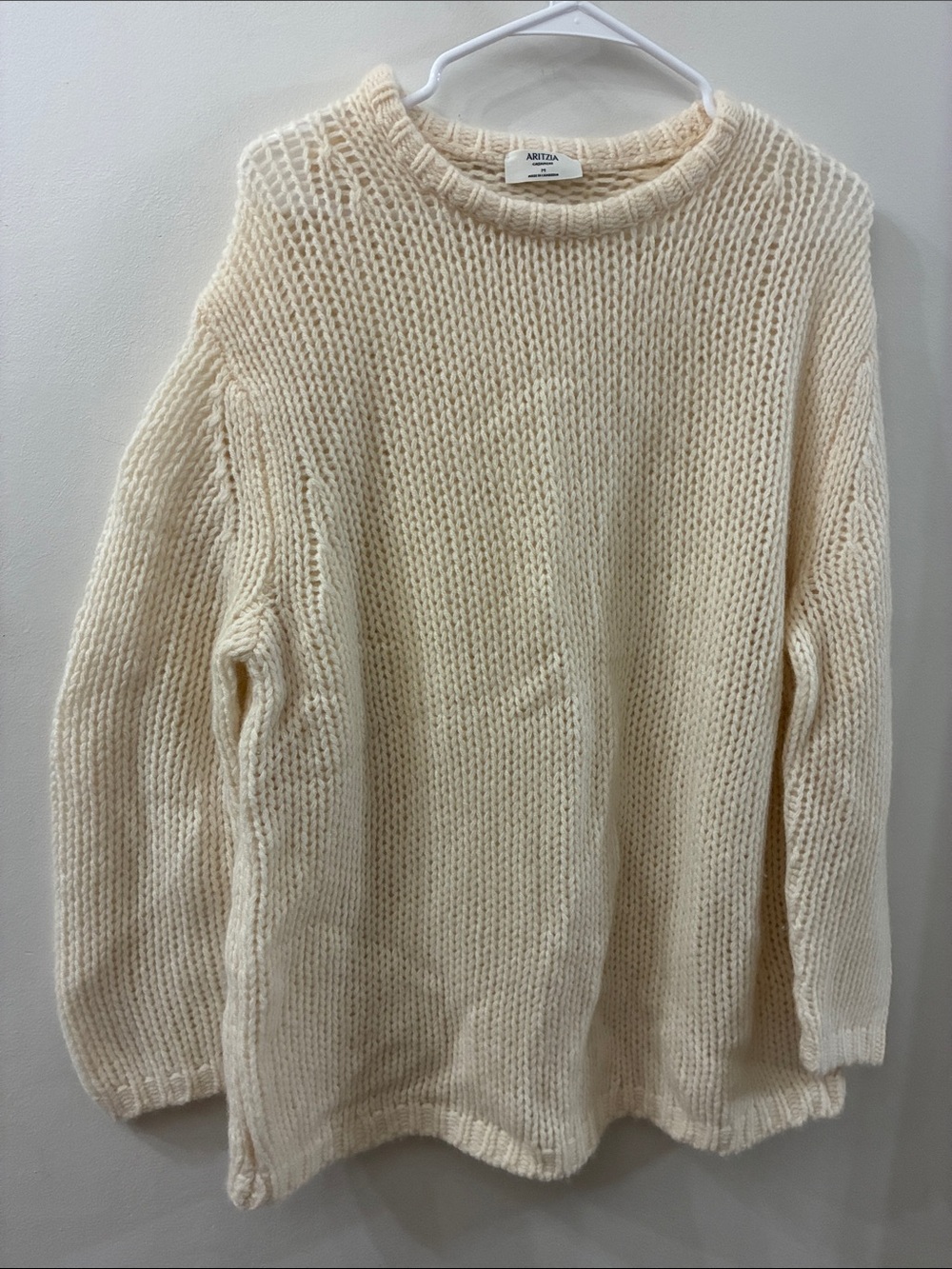 ARITZIA Cream Chunky Knit Sweater - Cozy Women's Pullover - medium - cashmere